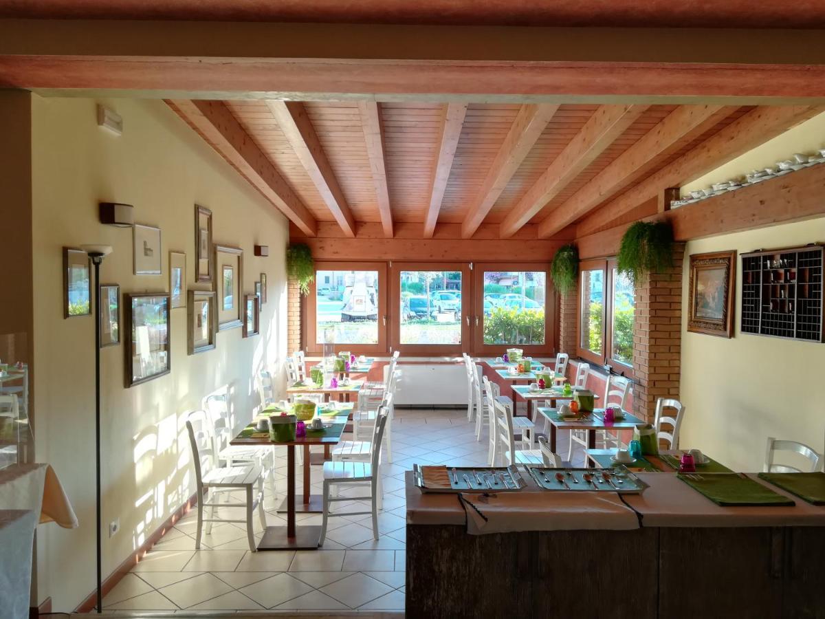 Hotel Primavera Peschiera del Garda Esterno foto