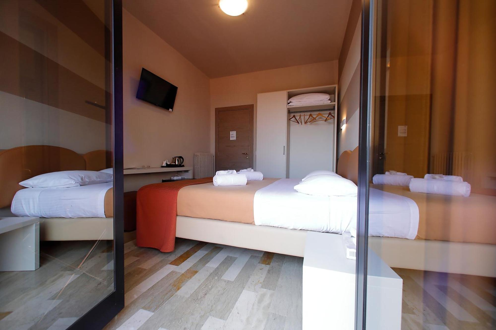 Hotel Primavera Peschiera del Garda Esterno foto