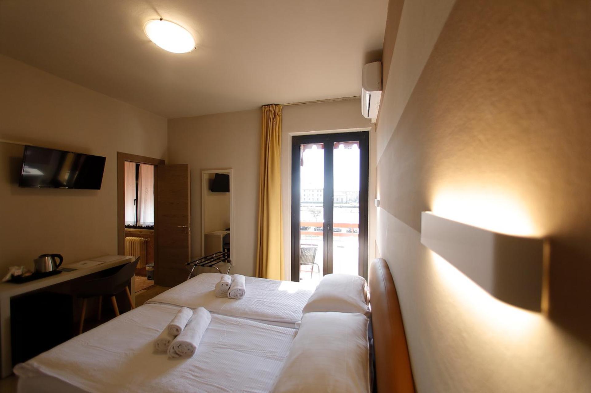 Hotel Primavera Peschiera del Garda Esterno foto