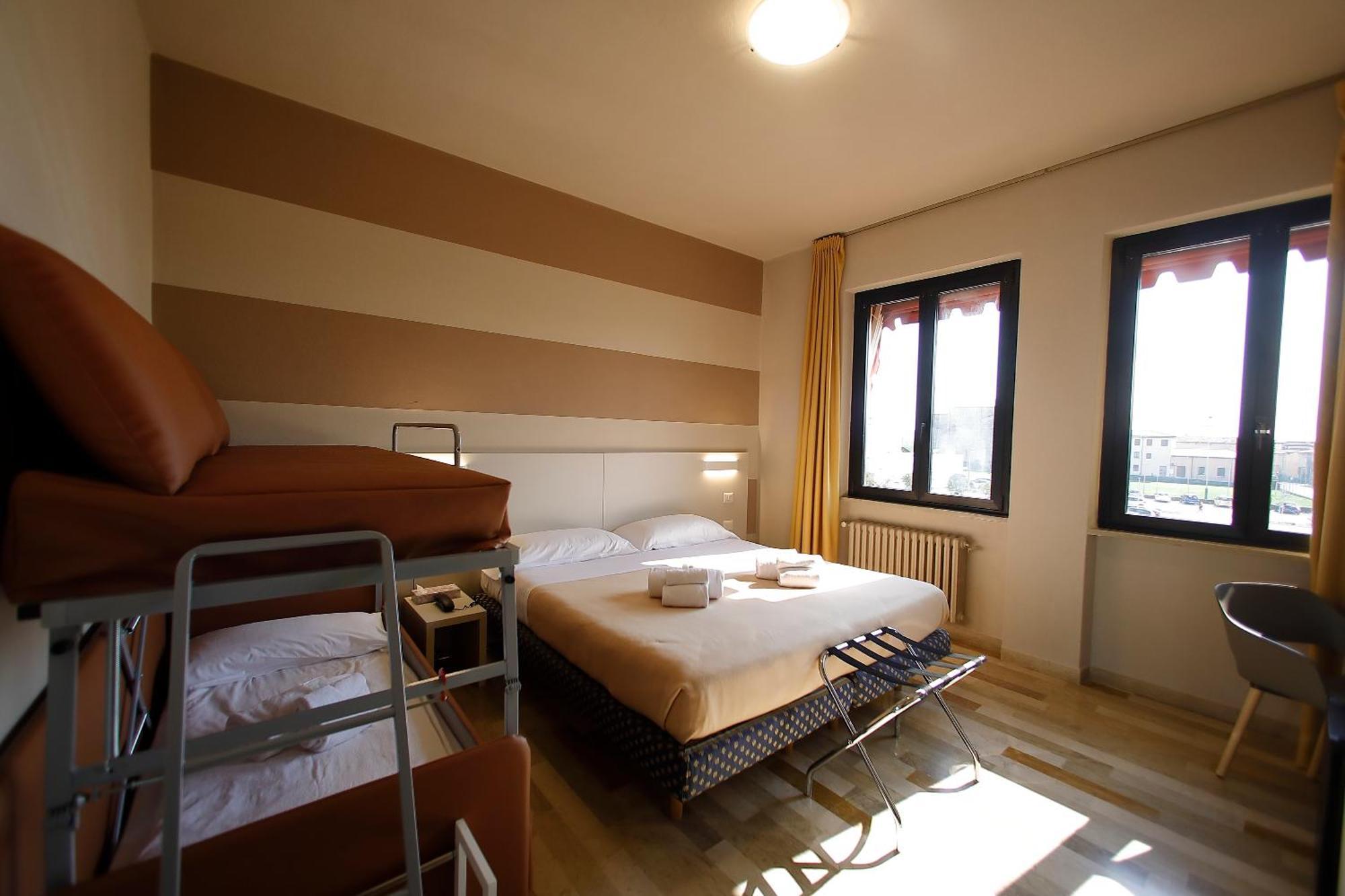 Hotel Primavera Peschiera del Garda Esterno foto