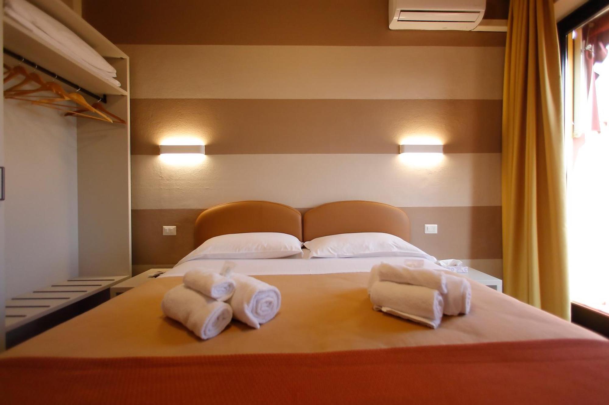 Hotel Primavera Peschiera del Garda Esterno foto