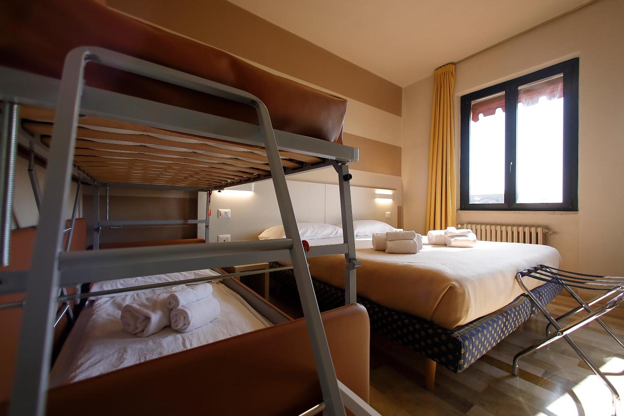 Hotel Primavera Peschiera del Garda Esterno foto