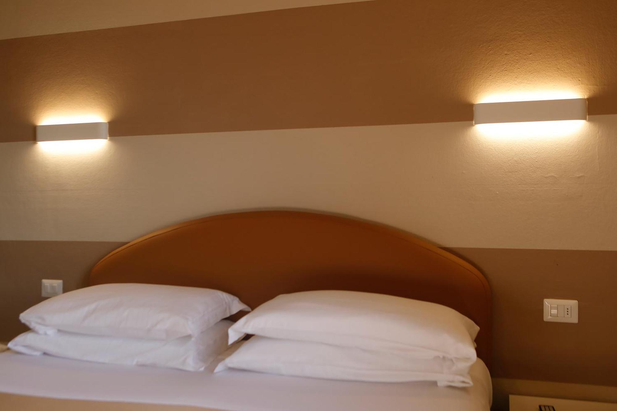 Hotel Primavera Peschiera del Garda Esterno foto