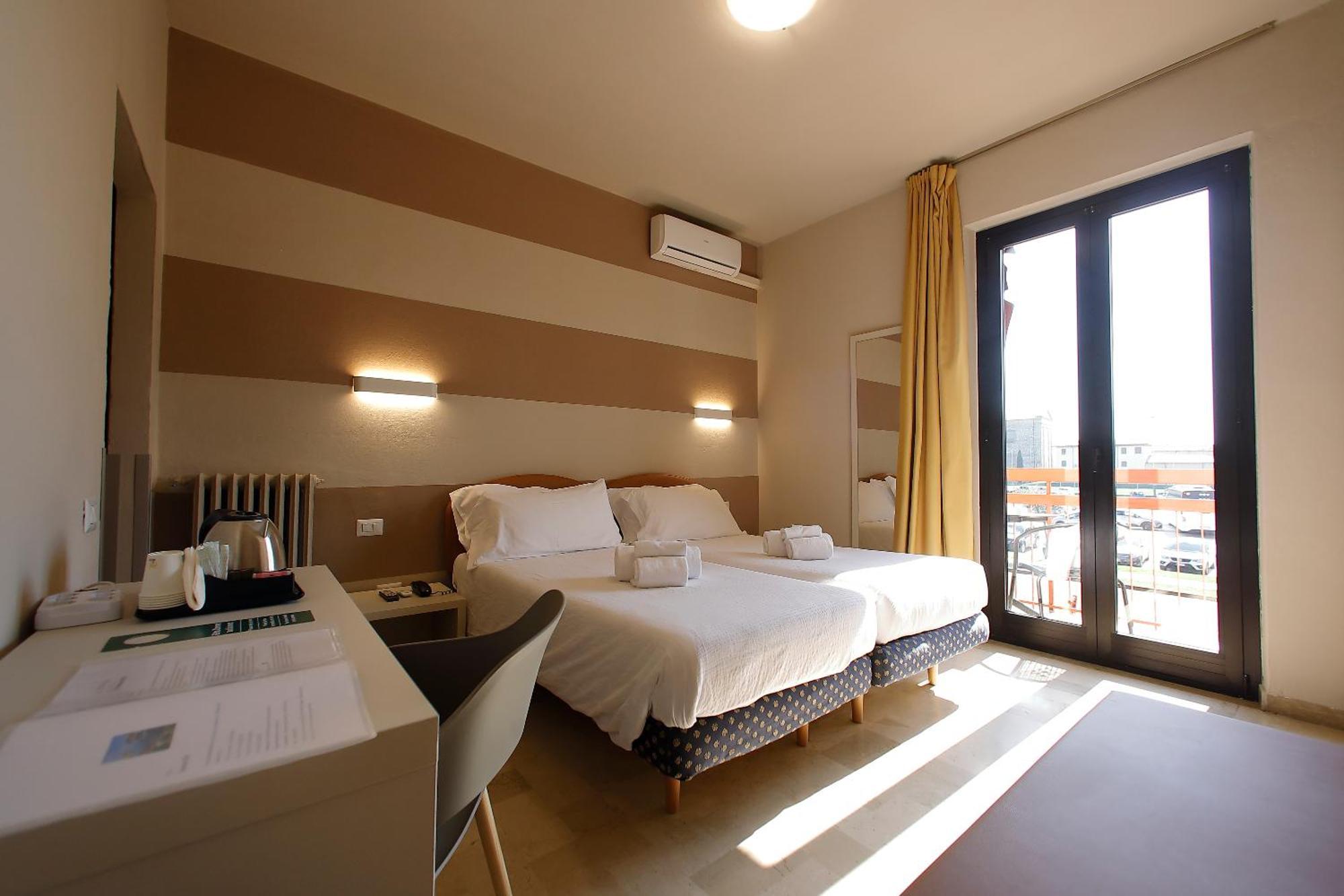 Hotel Primavera Peschiera del Garda Esterno foto