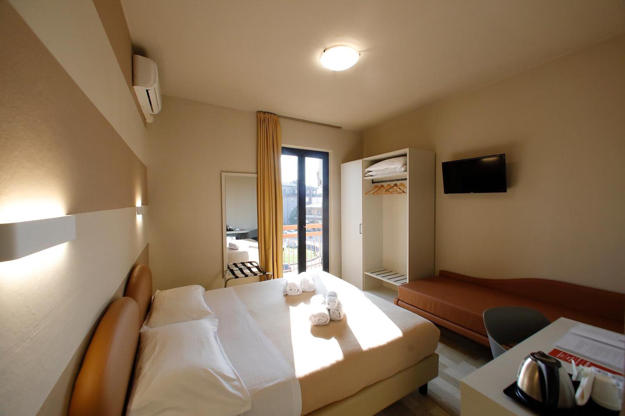 Hotel Primavera Peschiera del Garda Esterno foto