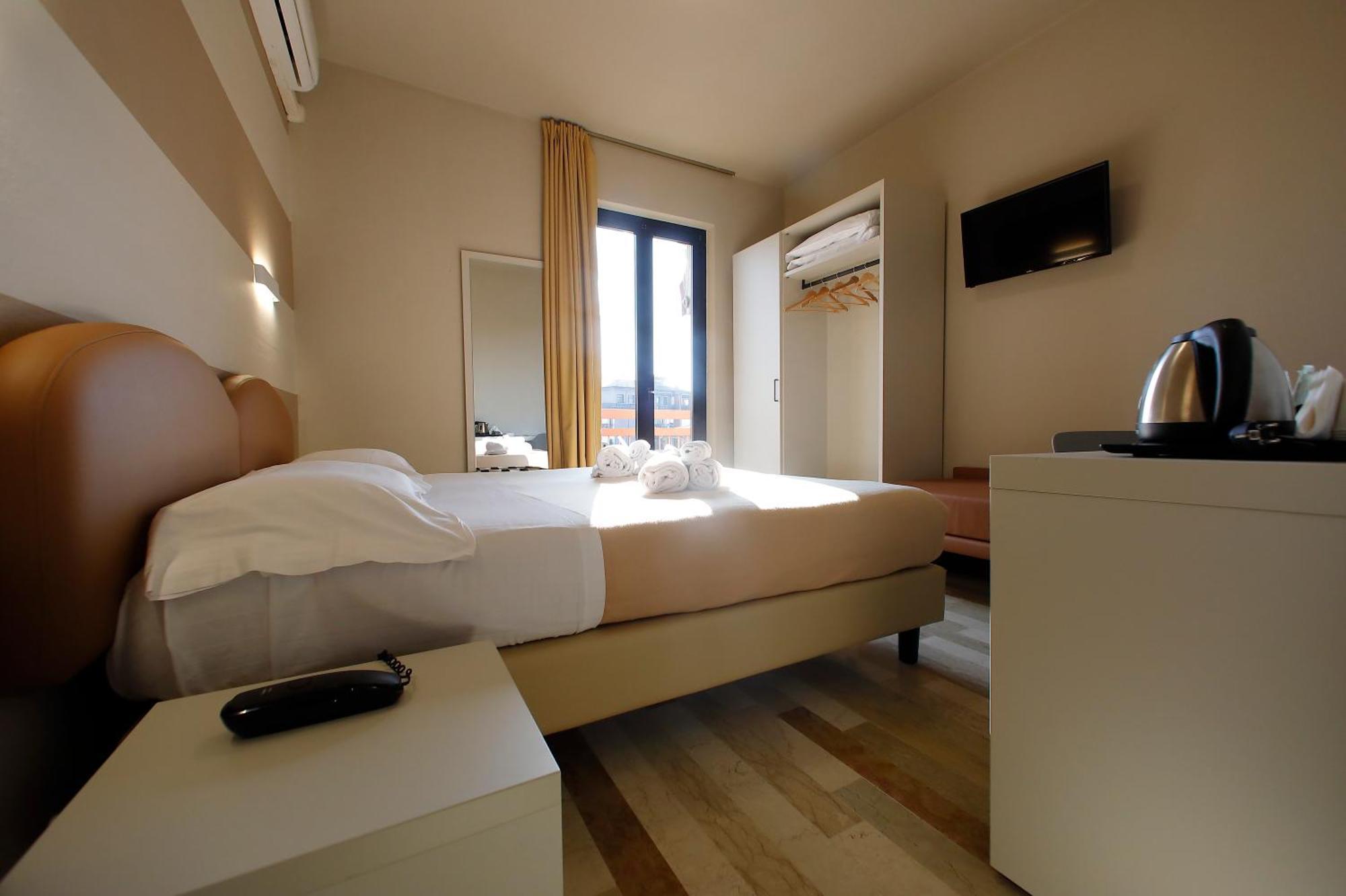 Hotel Primavera Peschiera del Garda Esterno foto