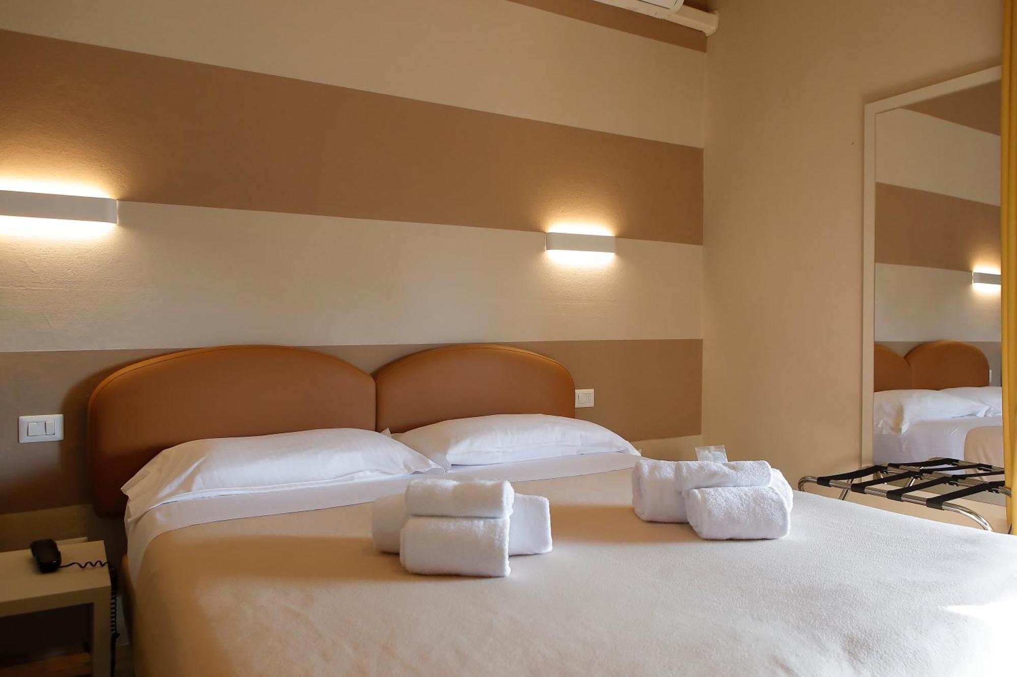 Hotel Primavera Peschiera del Garda Esterno foto